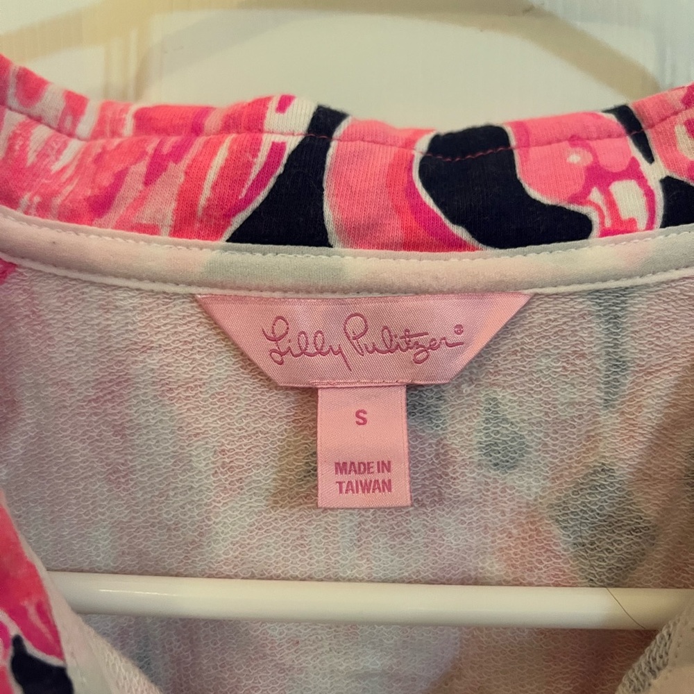 Lilly Pulitzer UPF 50+ Skipper Printed Popover Women's S Pink Flamingo 1/2 Zip - Picture 2 of 5